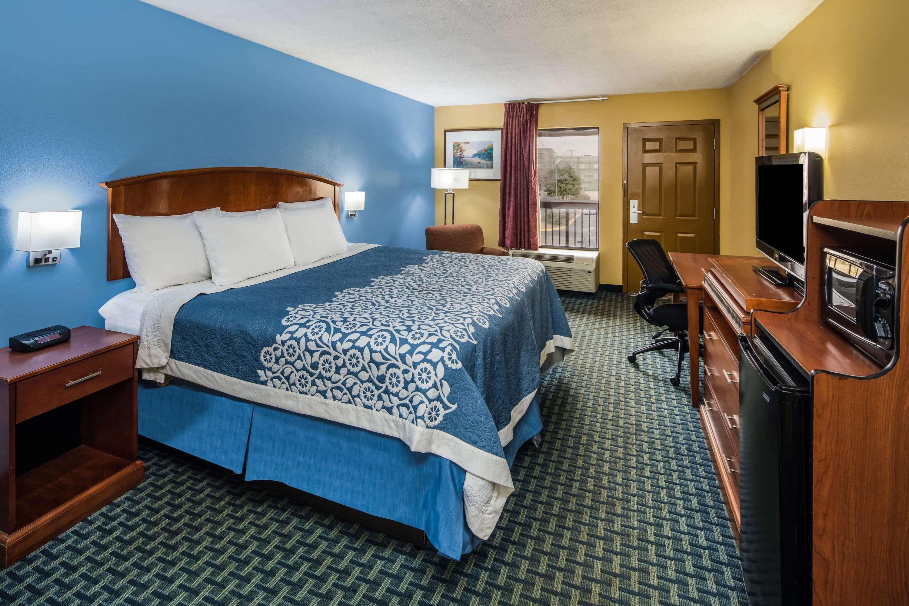 Days Inn By Wyndham Oak Grove/Ft. Campbell Buitenkant foto