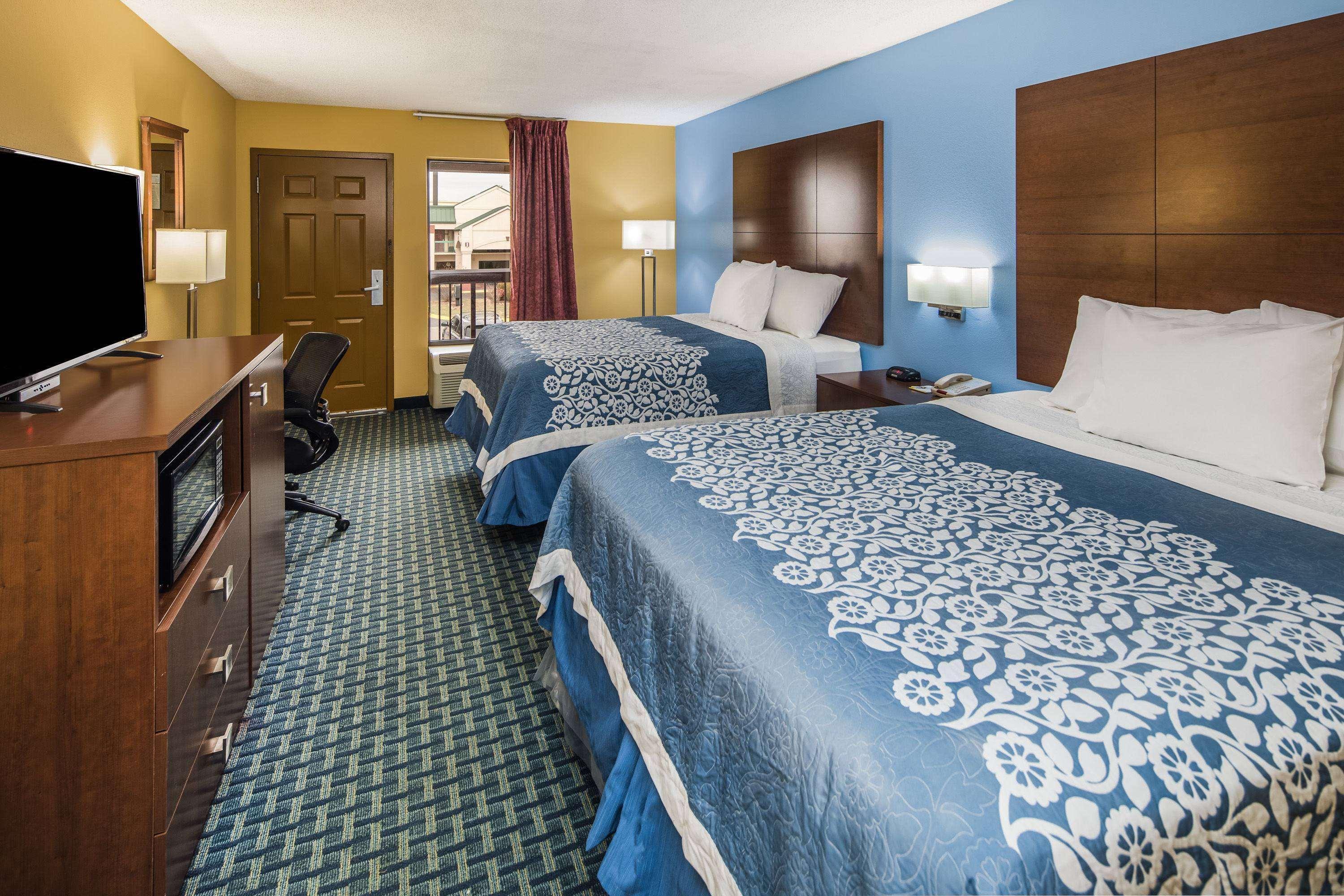 Days Inn By Wyndham Oak Grove/Ft. Campbell Buitenkant foto