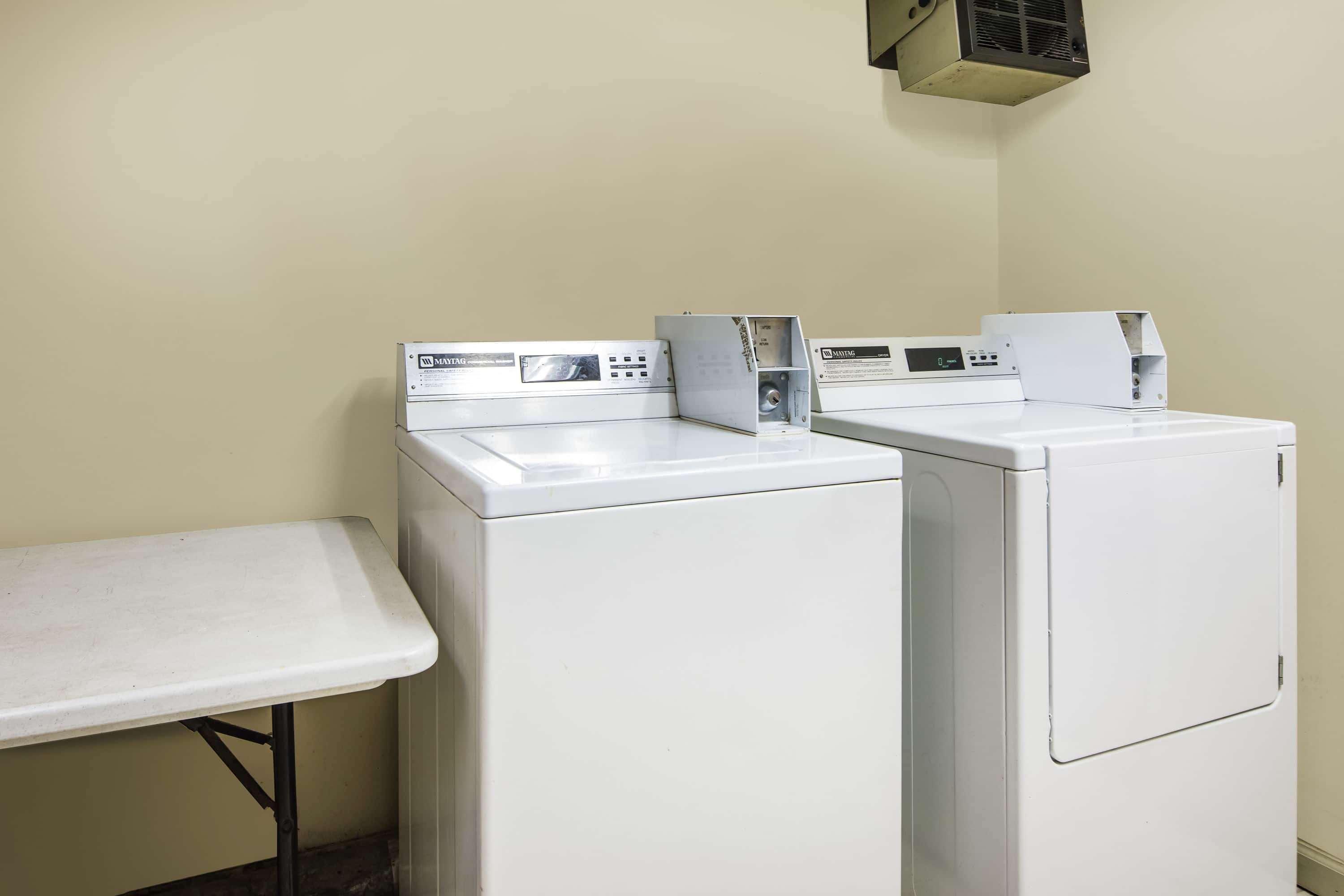 Days Inn By Wyndham Oak Grove/Ft. Campbell Buitenkant foto