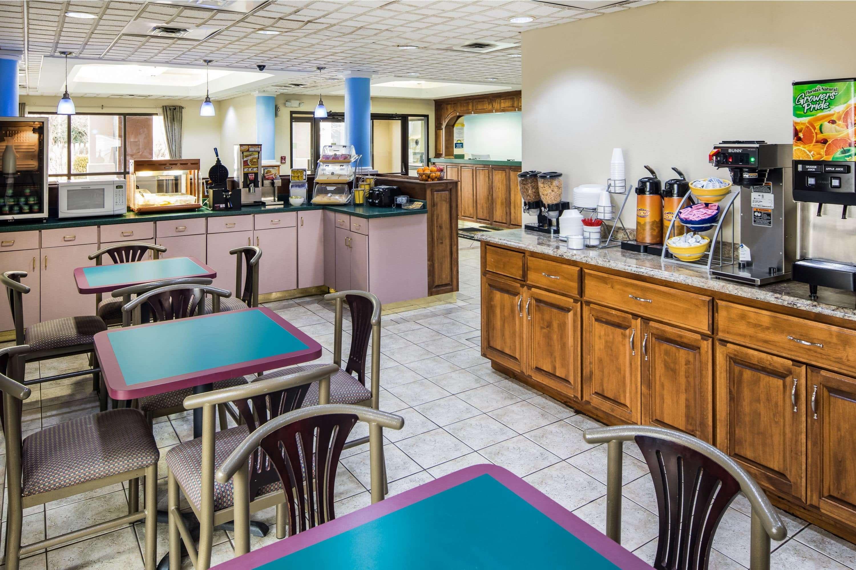 Days Inn By Wyndham Oak Grove/Ft. Campbell Buitenkant foto