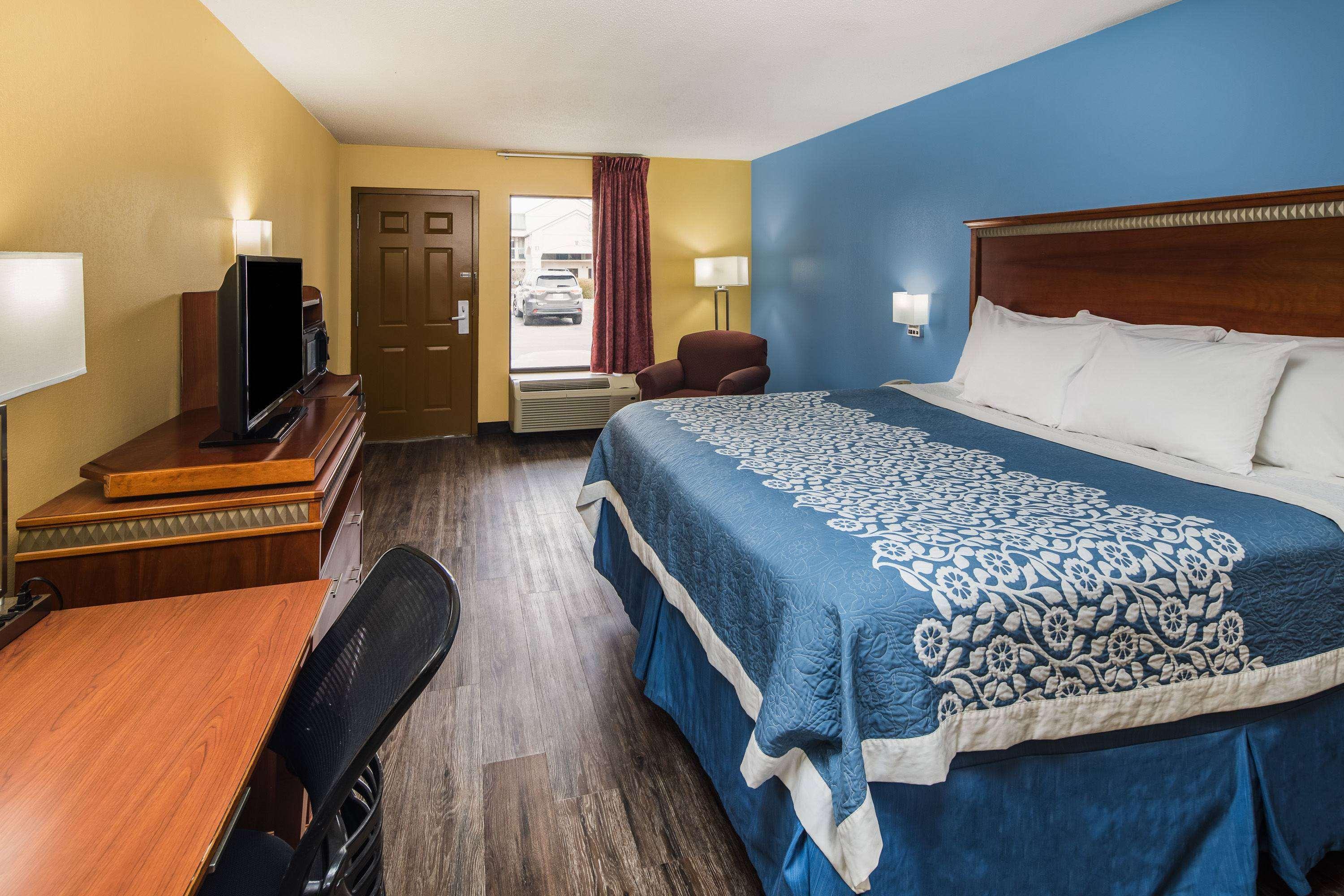 Days Inn By Wyndham Oak Grove/Ft. Campbell Buitenkant foto