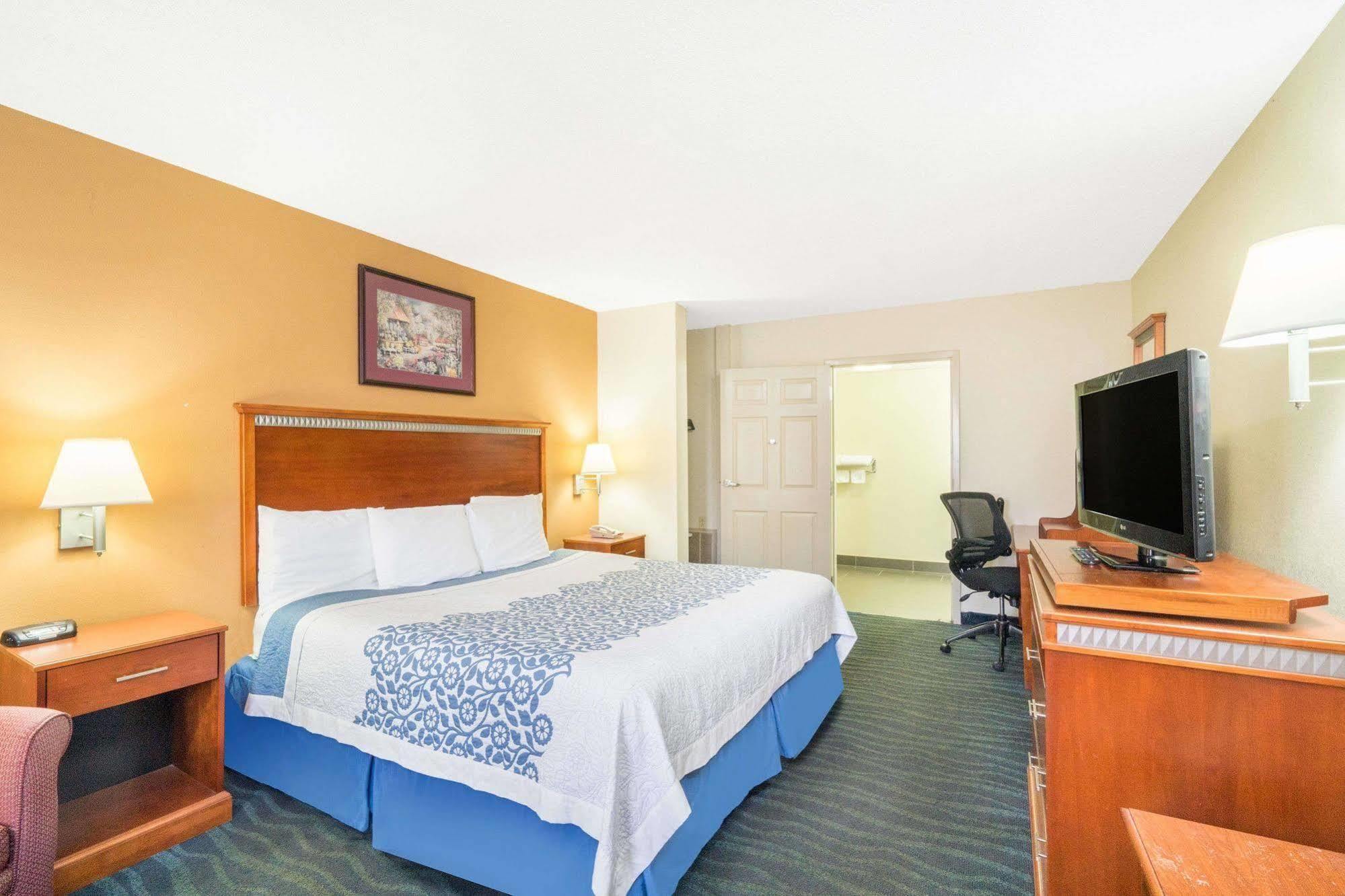 Days Inn By Wyndham Oak Grove/Ft. Campbell Buitenkant foto