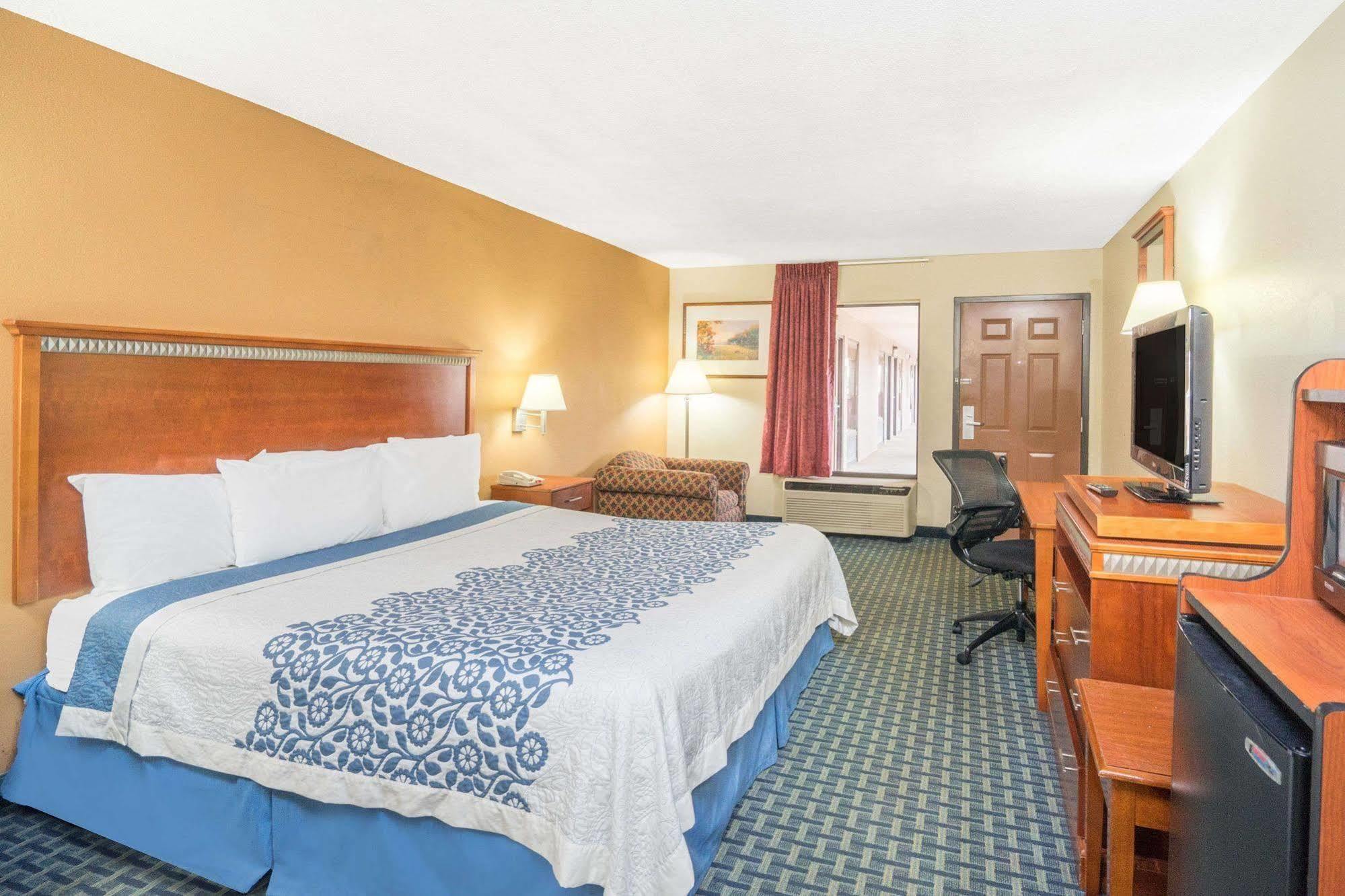 Days Inn By Wyndham Oak Grove/Ft. Campbell Buitenkant foto