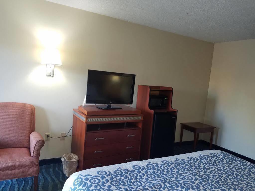 Days Inn By Wyndham Oak Grove/Ft. Campbell Buitenkant foto
