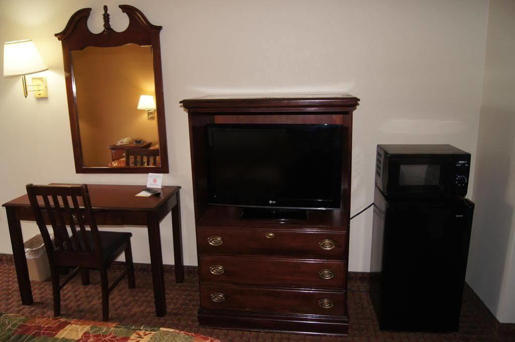 Days Inn By Wyndham Oak Grove/Ft. Campbell Buitenkant foto