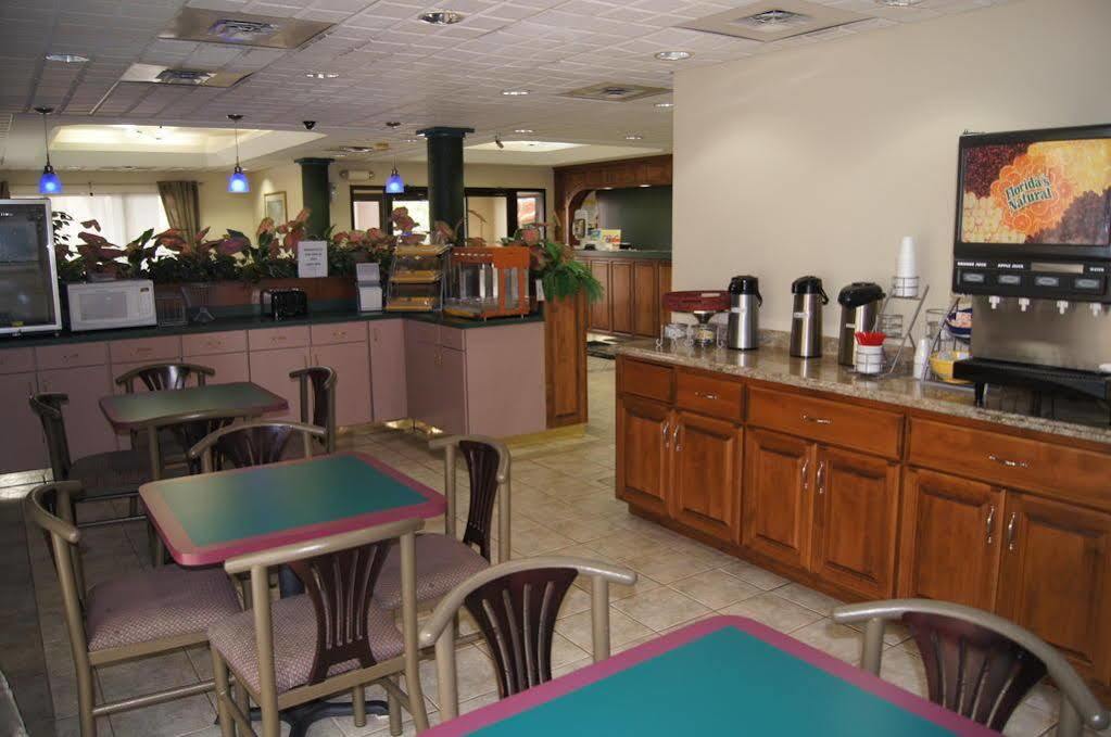 Days Inn By Wyndham Oak Grove/Ft. Campbell Buitenkant foto